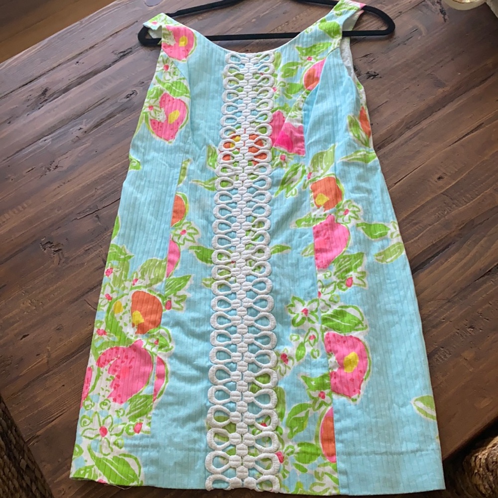 Lilly Pulitzer Fruit Shift Dress Size 8. Lightly worn.